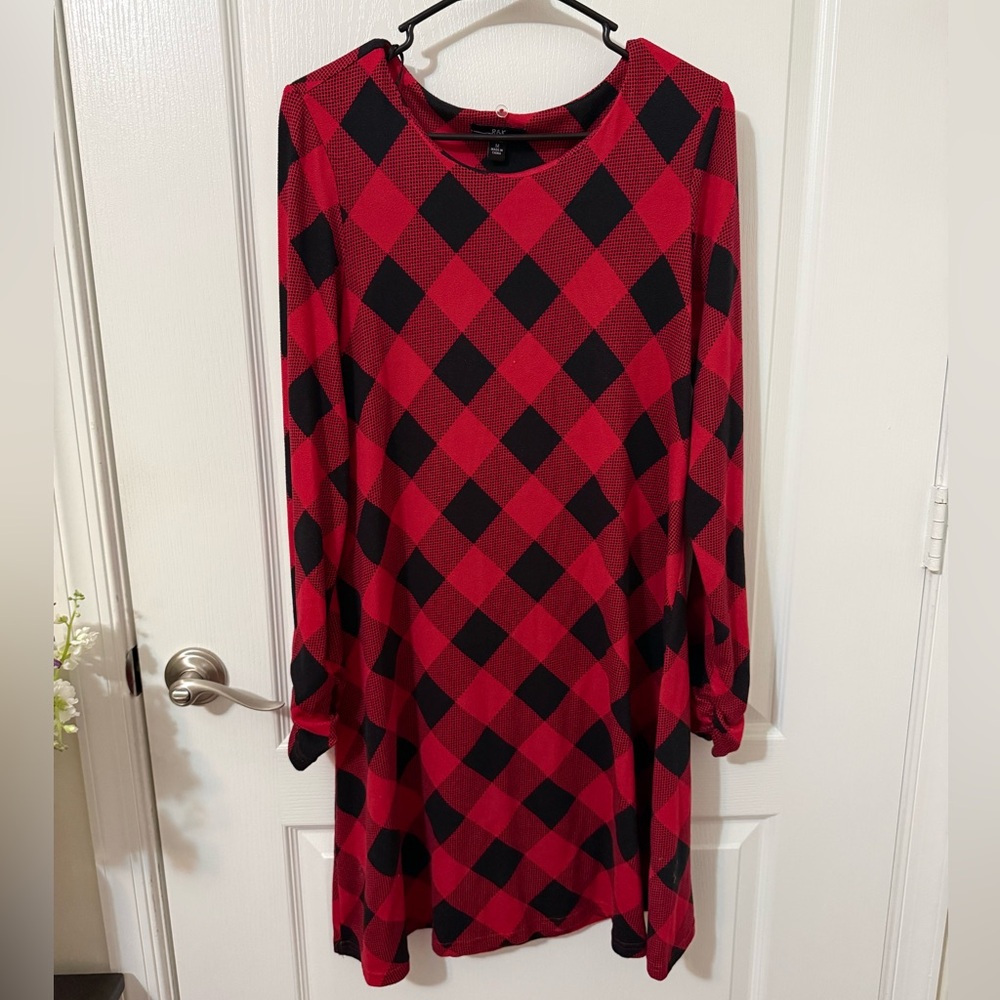 Women’s Size Medium Red Plaid Dress with Accessory